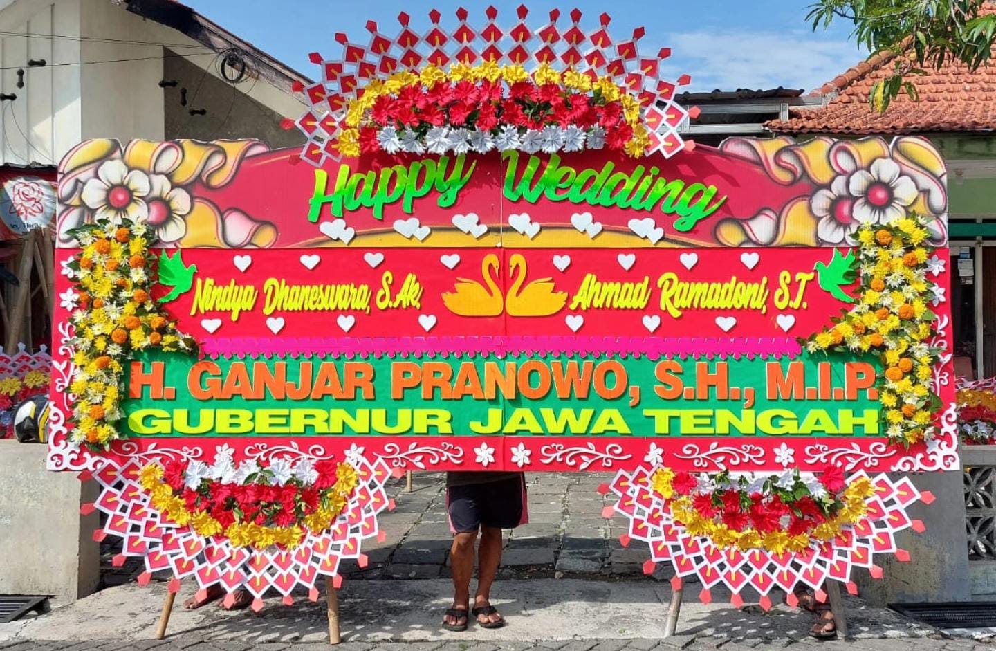 Tren Bunga Papan Wedding Semarang – Desain Estetik dan Romantis untuk Momen Bahagia