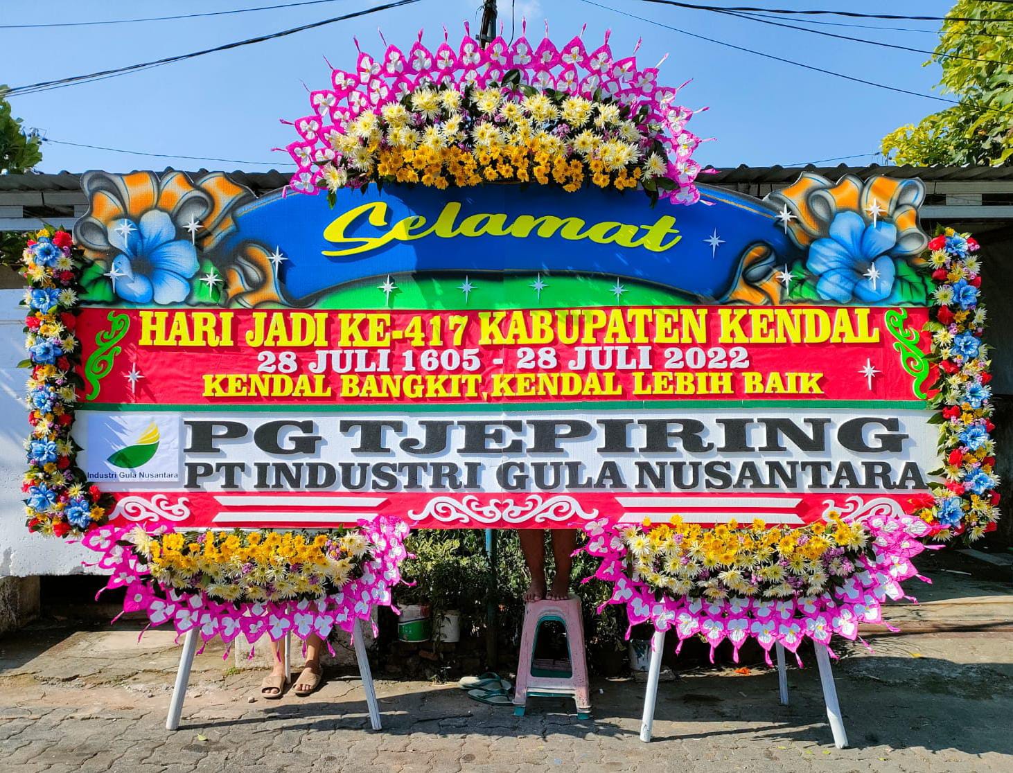 Inspirasi Karangan Bunga Selamat dan Sukses di Semarang – Desain Mewah & Eksklusif